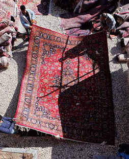 بررسی سلامت فرش در قالی شویی هفت تیر 